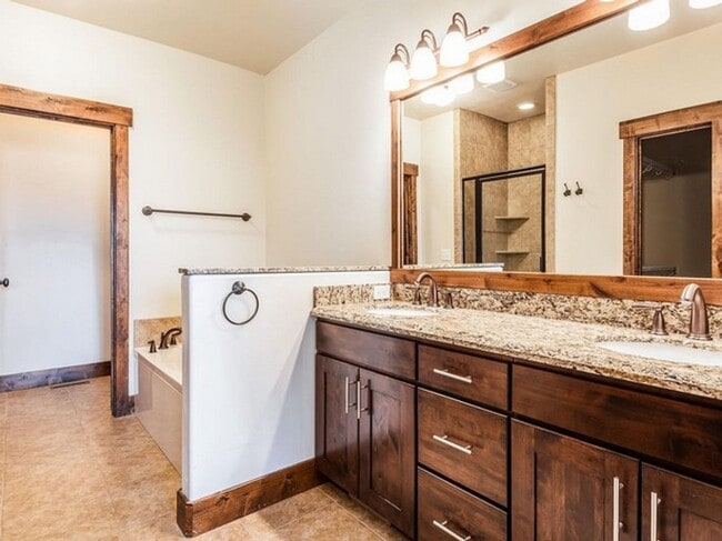 Building Photo - Desirable Black Rock Ridge with Mountain V...