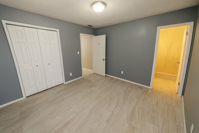 Building Photo - 4837 Shoshone St