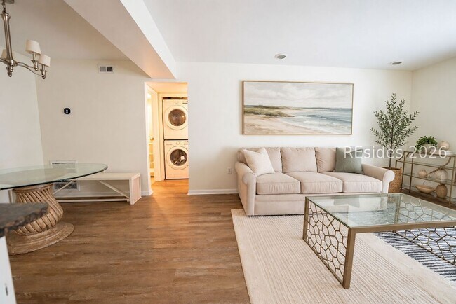 Building Photo - 141 Lamotte Dr
