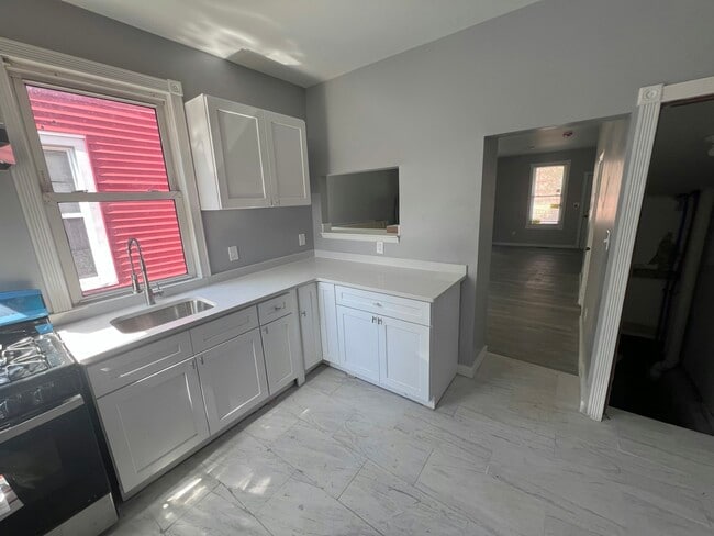 Primary Photo - 346 Ridgeway St