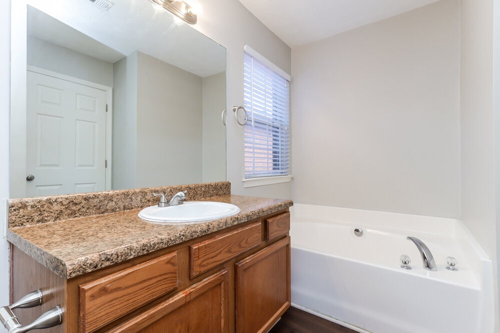 Building Photo - 1114 Dunaway Dr
