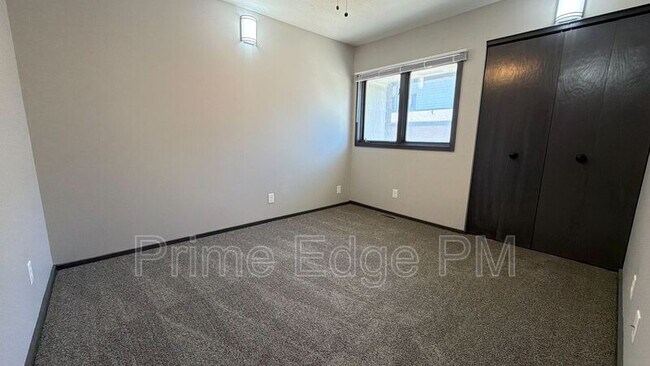 Building Photo - 1741 Ridgehaven Ct