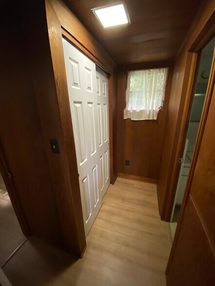 Hall & closet - 1816 Co Rd 432