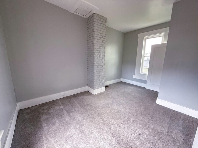 Building Photo - New Rehabbed 3BR Home Near German Village with Spacious Fenced In Yard