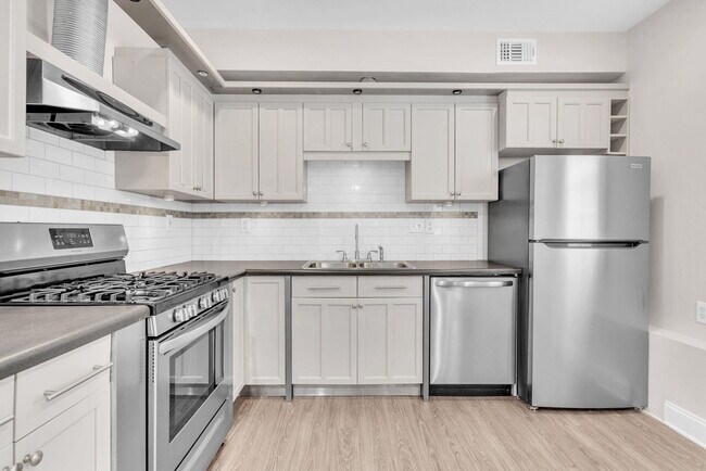 Building Photo - 1046 Tilden St NW