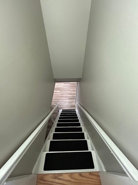 Downstairs Entry - 332 W Greta Ave