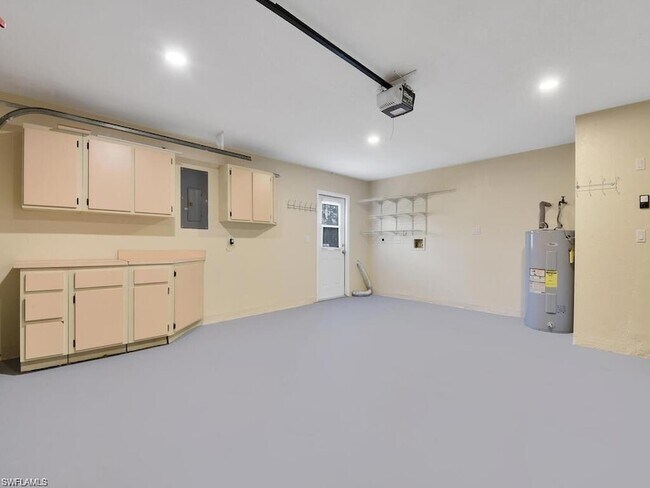 Building Photo - 260 12th St SE