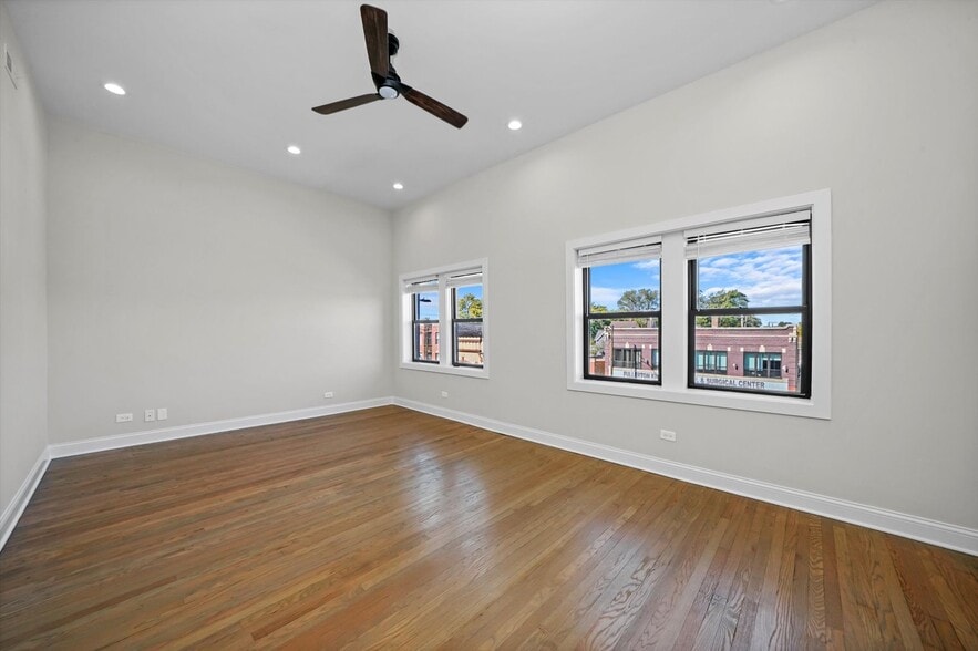 Building Photo - 3409 W Fullerton Ave