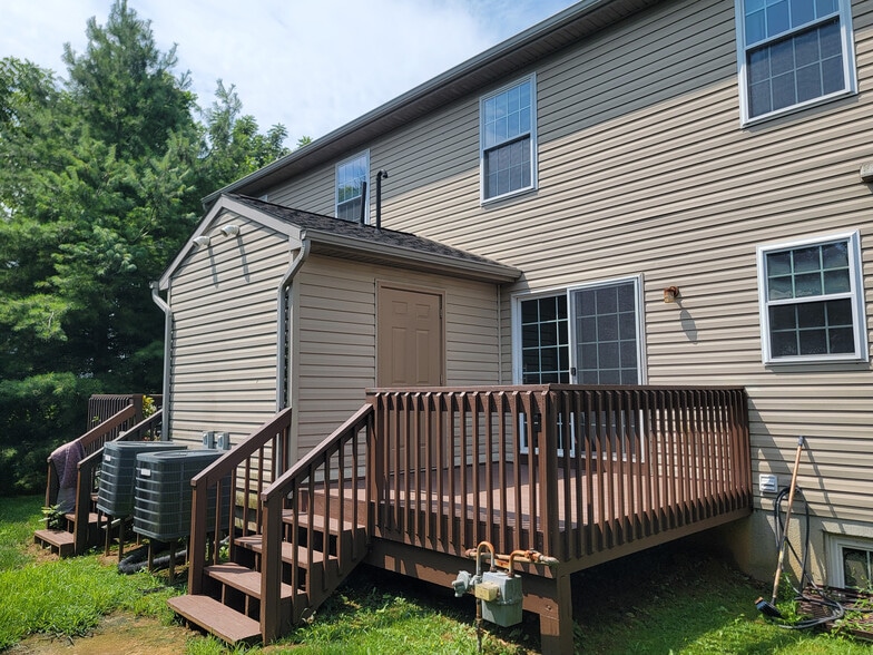 Building Photo - 41 Stauffer Ct