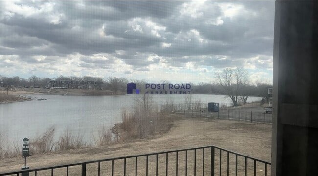 Building Photo - 585 W 27th St S