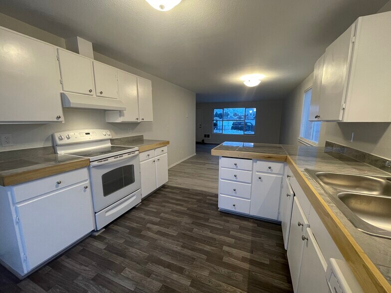 Building Photo - 1103 Methow St