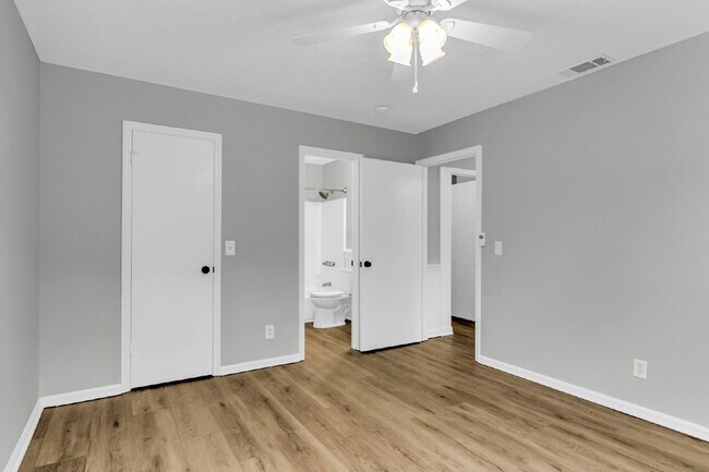 Building Photo - Location, Space and convenience at this adorable home.