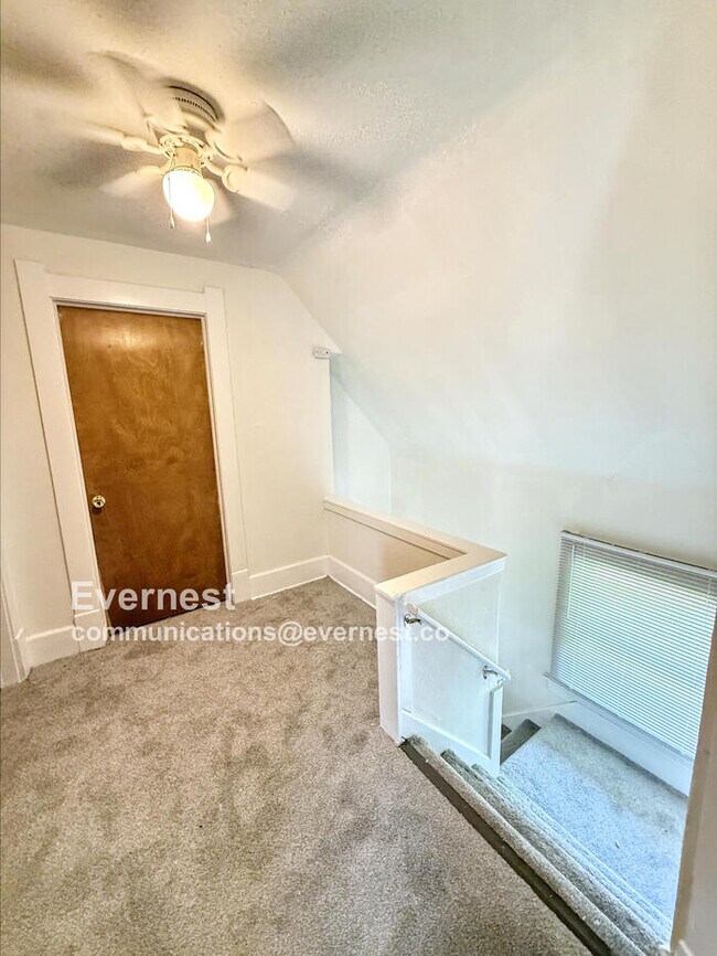 Building Photo - 1124 Vinal St