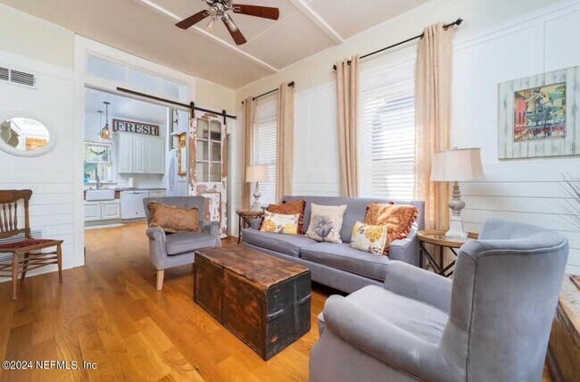 Building Photo - 251 Charlotte St