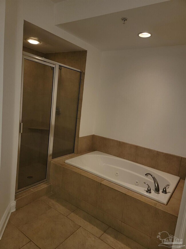 Building Photo - 4050 Indigo Dr