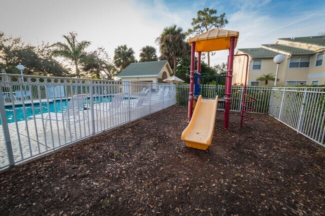 Building Photo - Venetian Palms 12640-1911