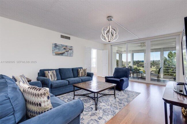 Building Photo - 2671 S Course Dr