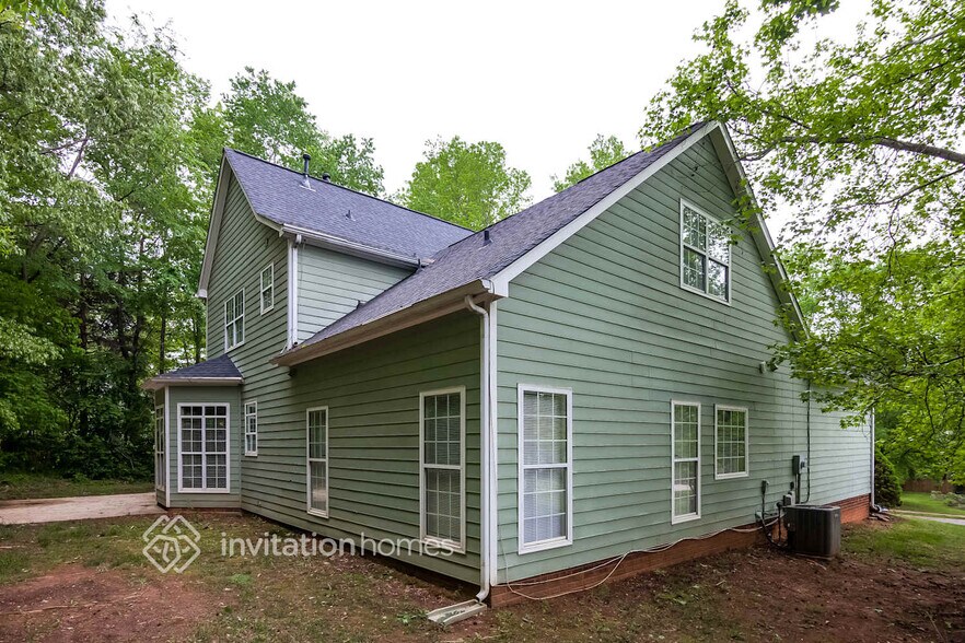 Building Photo - 6401 Stoxmeade Dr