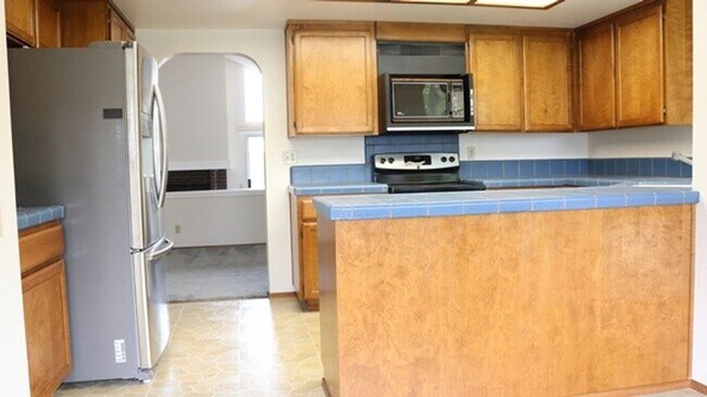 Building Photo - 3591 Woodley Dr