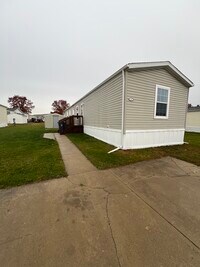 Building Photo - 143 Smokey Hill River Ct