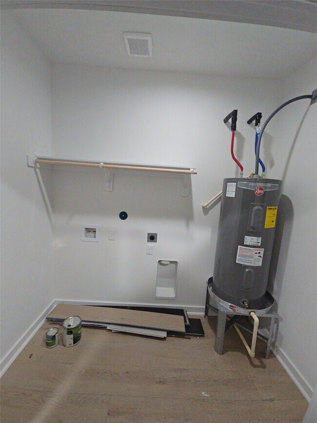 Building Photo - 8101 Venus St