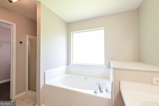 Building Photo - 1405 Stephens Pond View