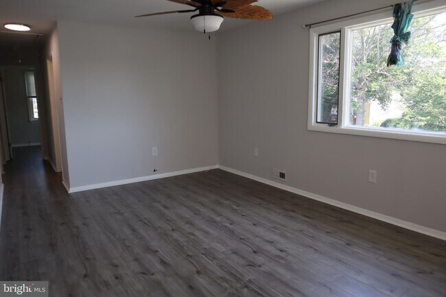 Building Photo - 332 Bailey Ave