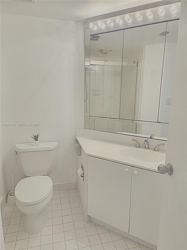 Building Photo - 20185 E Country Club Dr