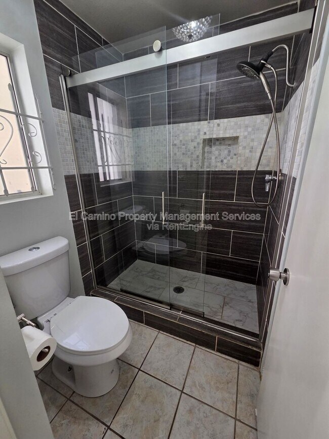 Building Photo - 628 Daisy Ave