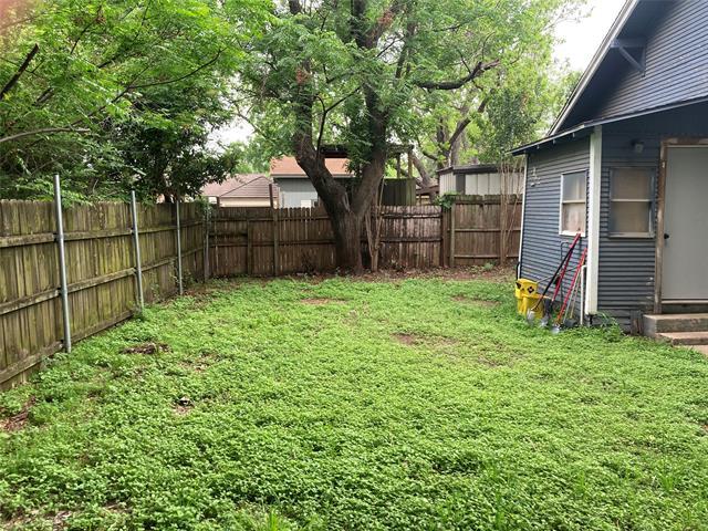 Building Photo - 104 May Ave