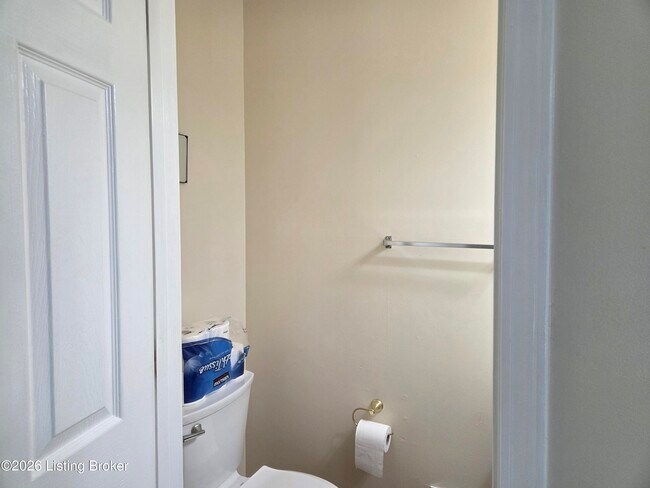 Building Photo - 4204 Holly Tree Dr