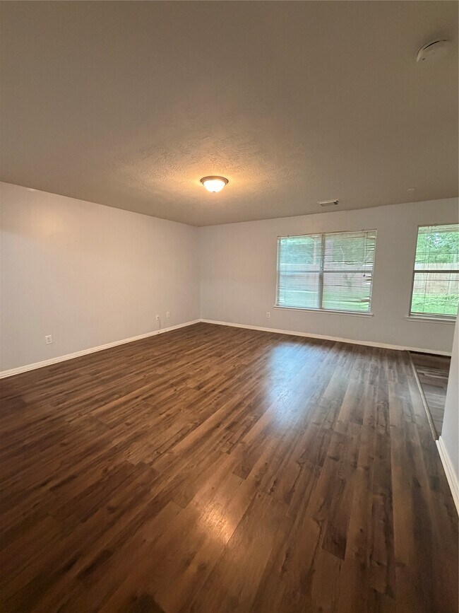 Building Photo - 919 Ivycroft Ln