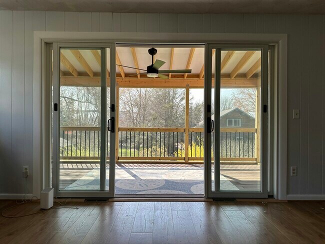 Building Photo - 84 Neptune St