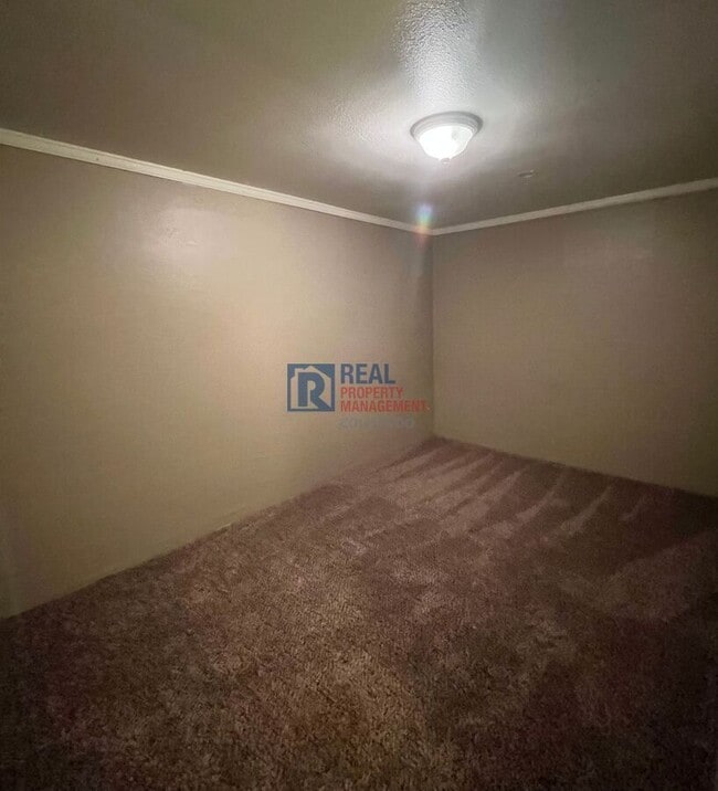 Building Photo - 2013 W Lake St