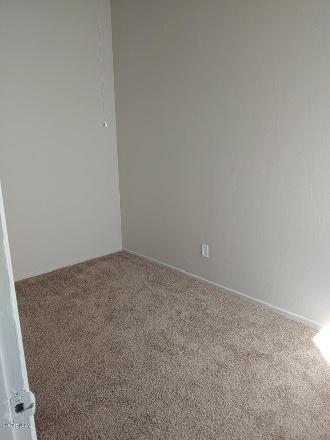 Building Photo - 881 E Peppergrass Ln