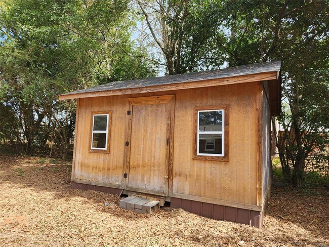 Building Photo - 628 Shadow Ln