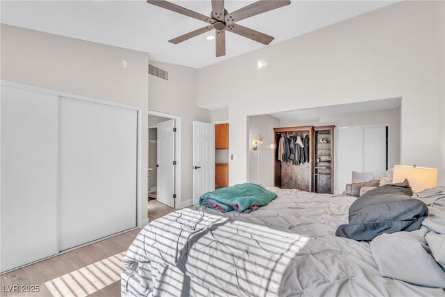 Building Photo - 2312 Fairbourne Way