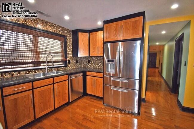 Building Photo - 3BR/2BA one level, carport+detached garage/workshop, washer/dryer included, on 1.6 acres in M'boro!