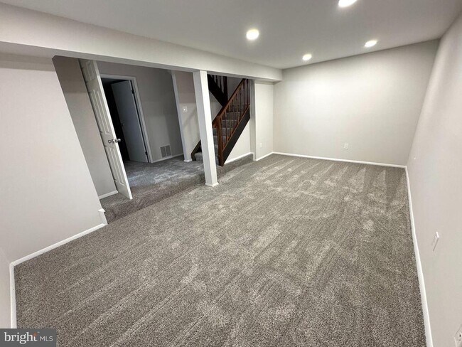 Building Photo - 2903 Montauk Ct