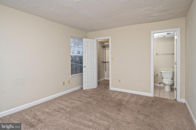 Building Photo - 14005 Vista Dr