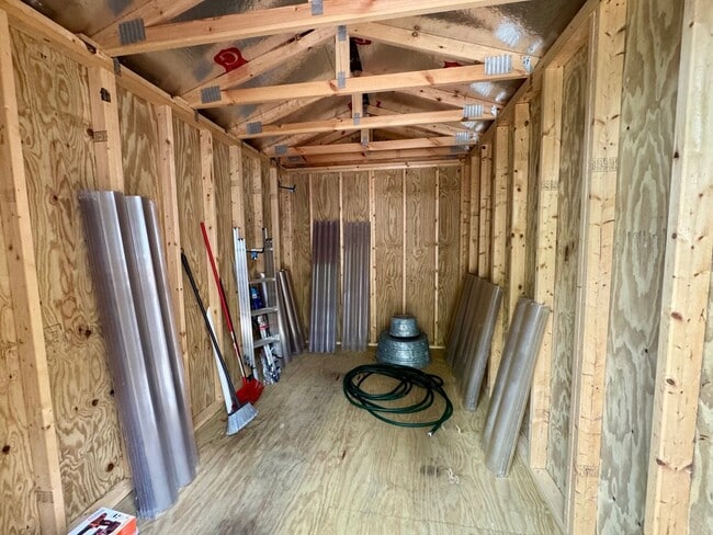 Building Photo - 174 Sawyer Ln