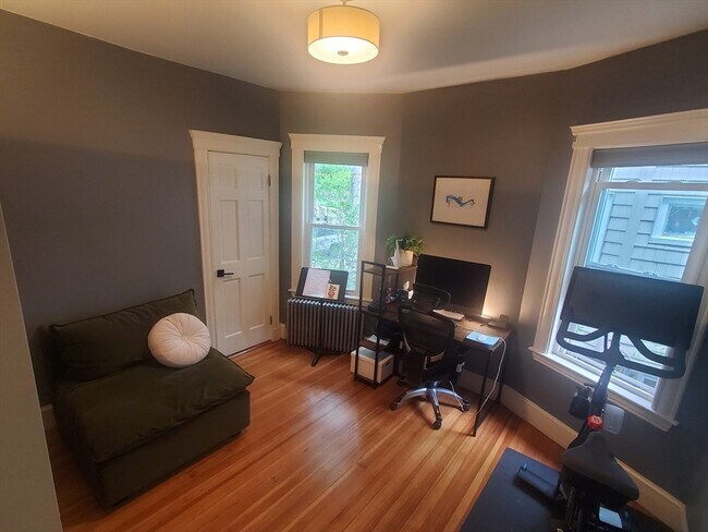 Building Photo - 56 Percival St