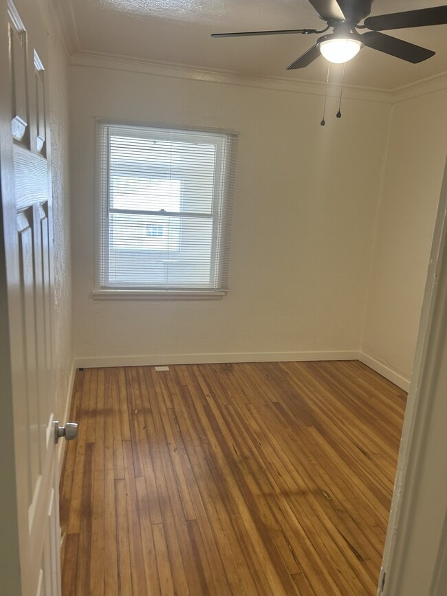 Building Photo - 738 Knox Ct