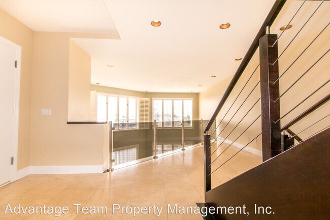 Building Photo - 3 br, 2.5 bath House - 2511 Manchester Ave