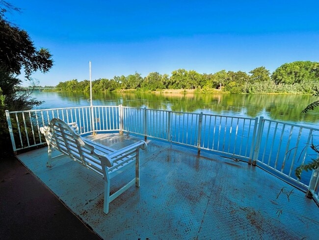 Building Photo - 120 Agua Verdi Dr