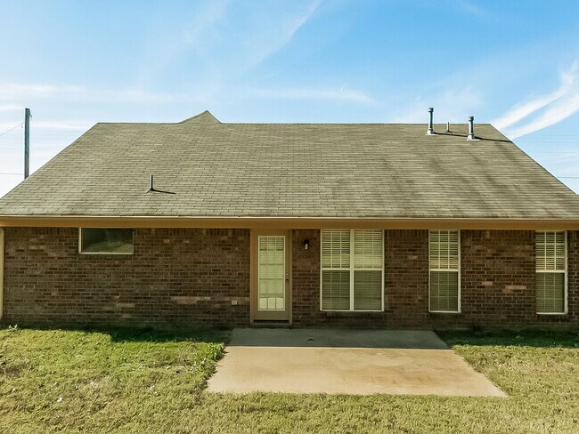 Building Photo - 6876 White Hawk Ln