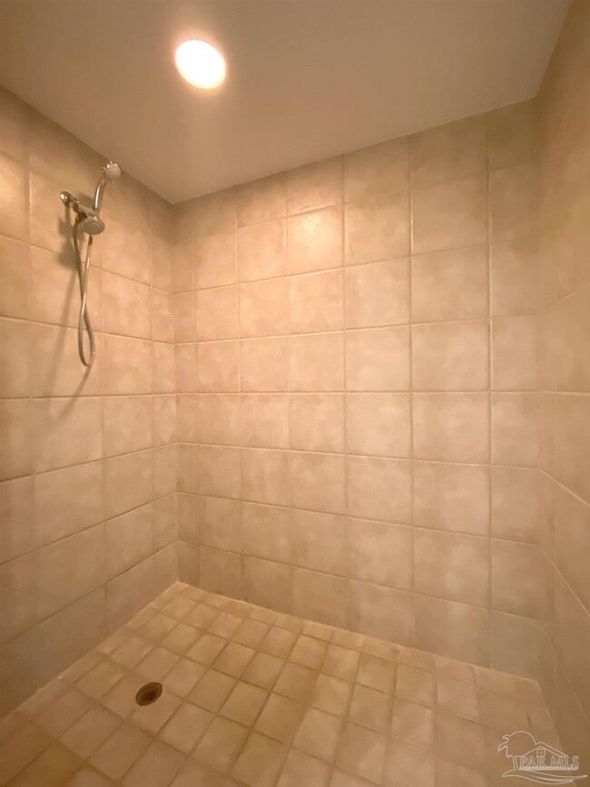 Building Photo - 645 Lost Key Dr