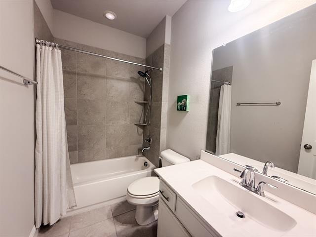 Building Photo - 4245 Brookstone Dr