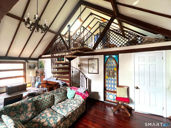 Building Photo - 32 West Ave