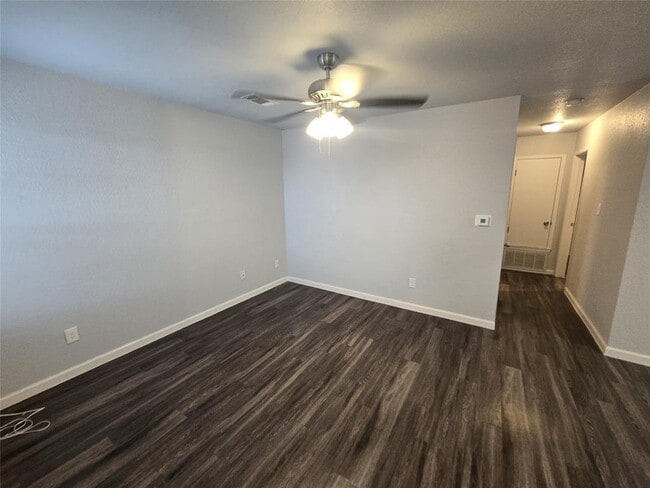 Building Photo - 7415 Vintage Hills Dr